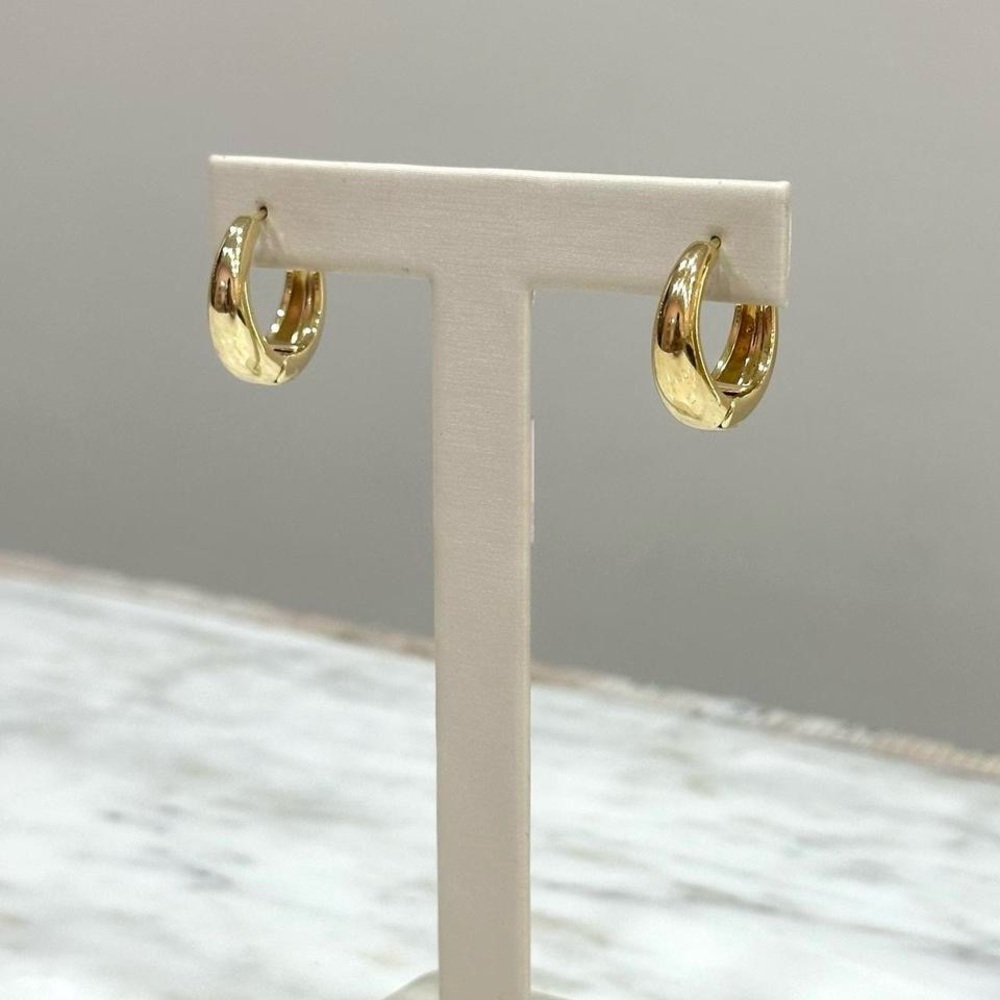 chunky gold hoop earrings